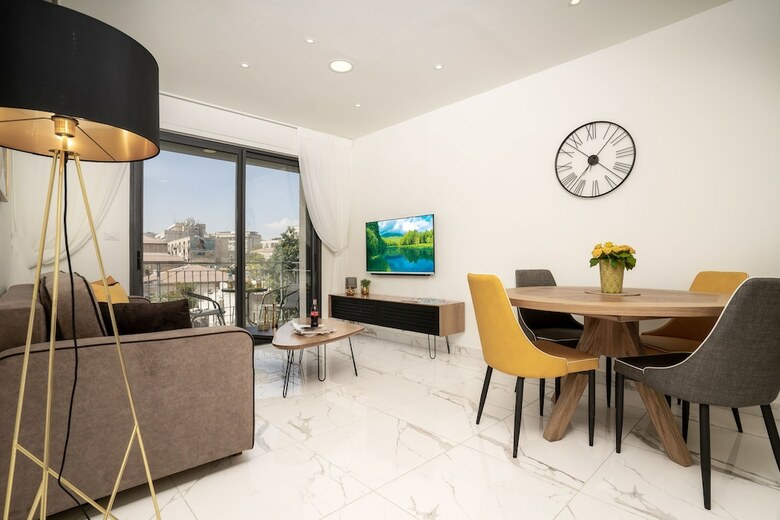 Eshel Suites