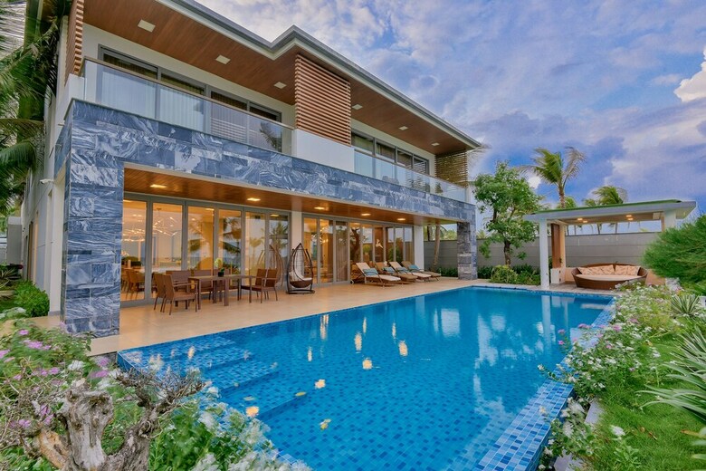 The Five Villas