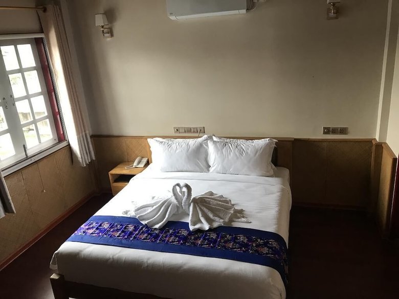 Silver Lake Hotel