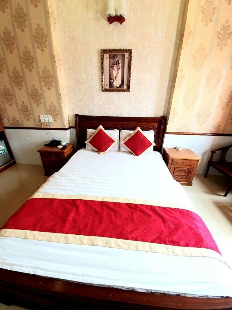 Nhu Y 2 Hotel