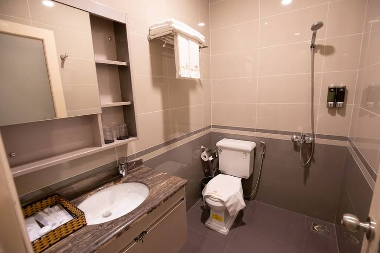 Hotel Golden Emerald Resort