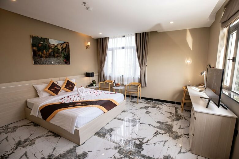 Hotel Golden Emerald Resort