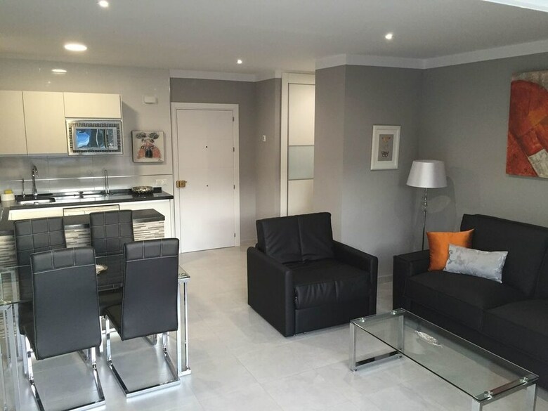 Malagasuite Benalbeach Paradise Apartment