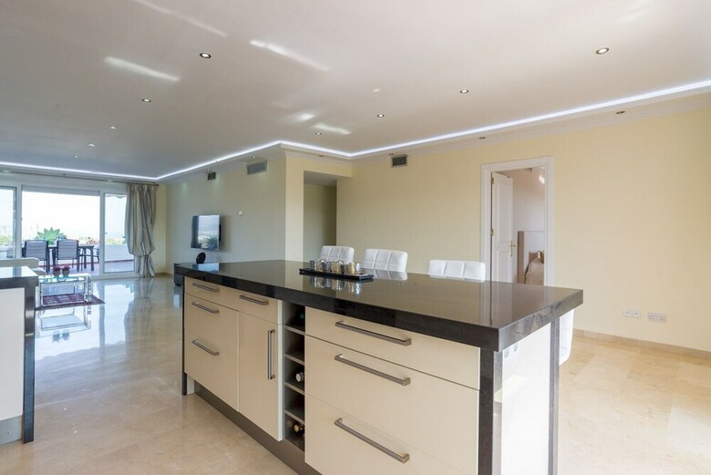 Malagasuite Marbella Solarium & Pool Apartment