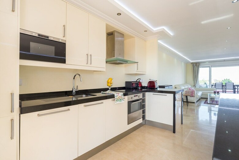Malagasuite Marbella Solarium & Pool Apartment