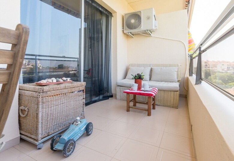 Malagasuite Marina Golf Apartment
