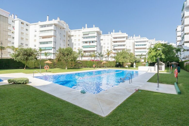 Malagasuite Fuengirola Holiday Apartment