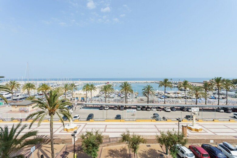 Malagasuite Fuengirola Beach Apartment