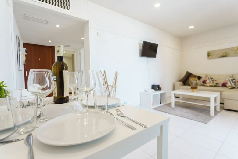 Malagasuite Fuengirola Beach Apartment