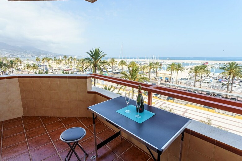 Malagasuite Fuengirola Beach Apartment