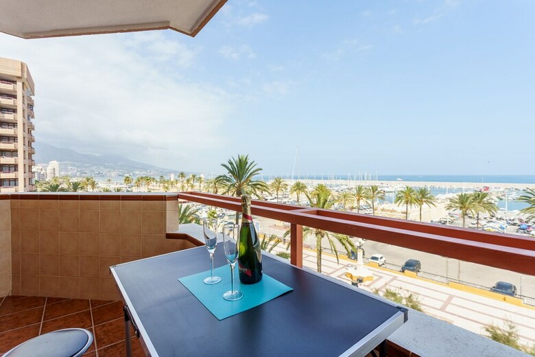 Malagasuite Fuengirola Beach Apartment