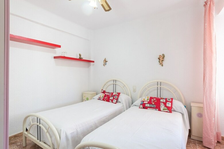 Malagasuite Playamar Beach & Pool Apartment