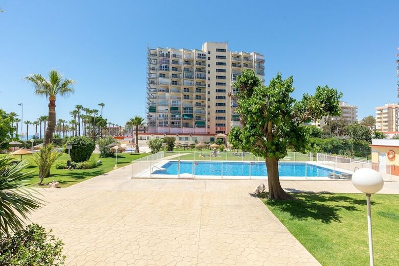 Malagasuite Benalmadena Beach Apartment