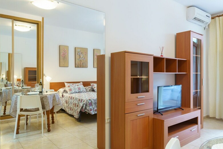 Malagasuite Studio On The Beach Apartment