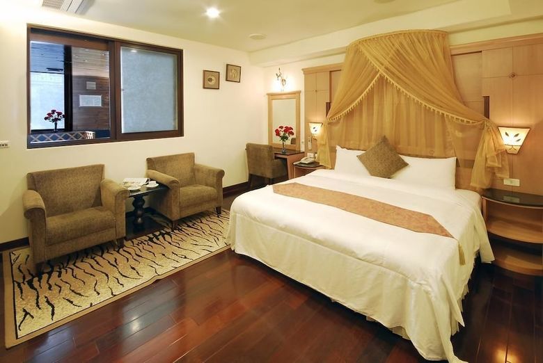 Ming Lu Holiday Hotel