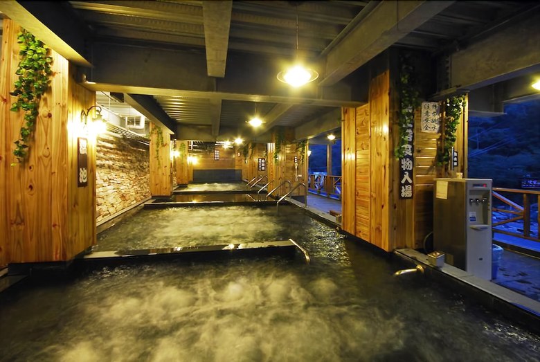Ming Lu Holiday Hotel