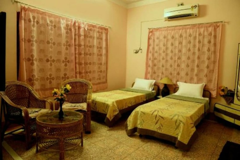 Hotel Ambavgarh Palace