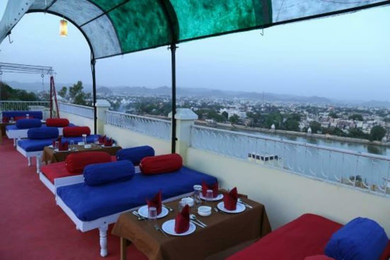 Hotel Ambavgarh Palace
