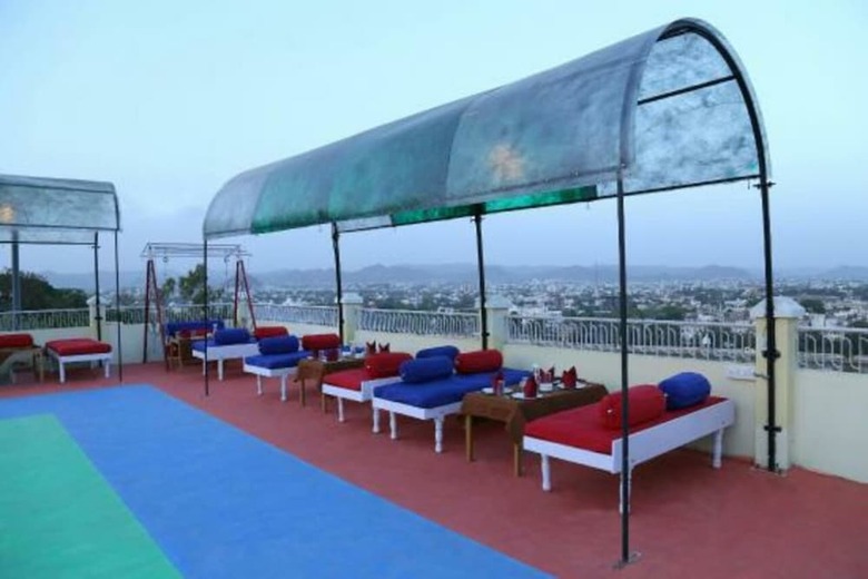 Hotel Ambavgarh Palace