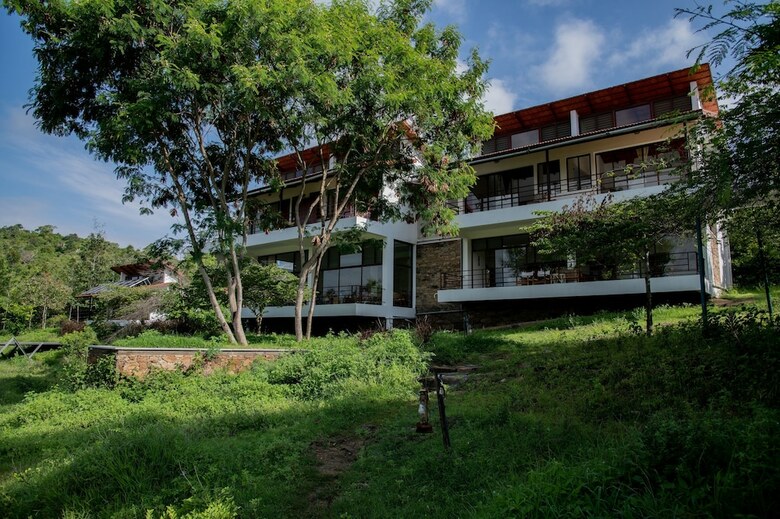 Hotel Dholes Den Bandipur