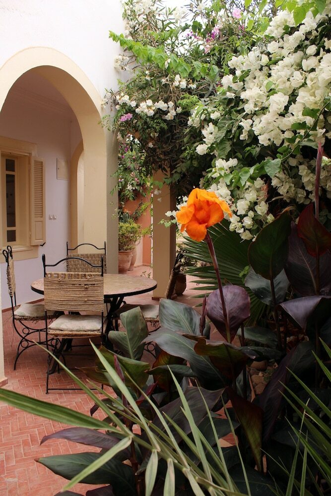 Hotel Tifawin Home & Garden