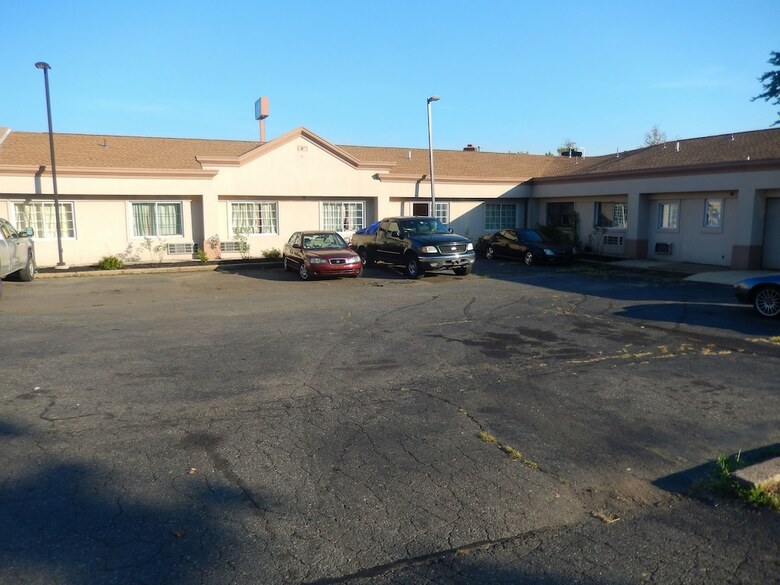 Riverview Motel