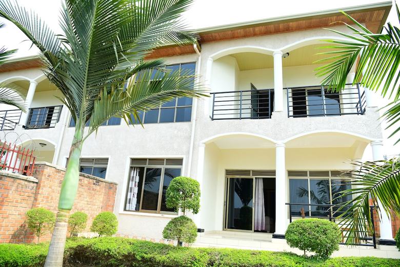 Hotel Gaju House