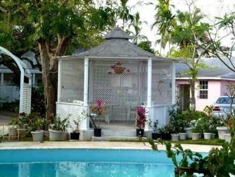 Orchard Garden Hotel & Suites