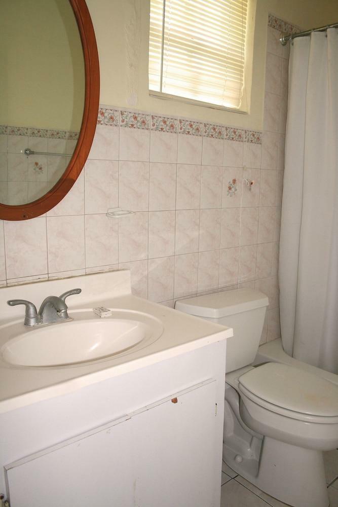 Orchard Garden Hotel & Suites