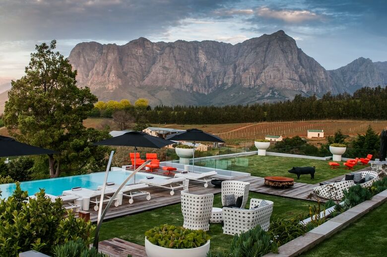 Hotel Clouds Estate