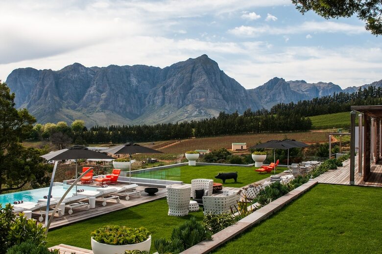 Hotel Clouds Estate