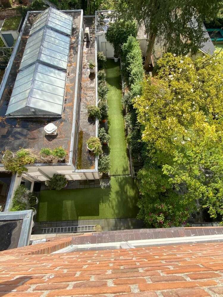 Hotel Sebastian's