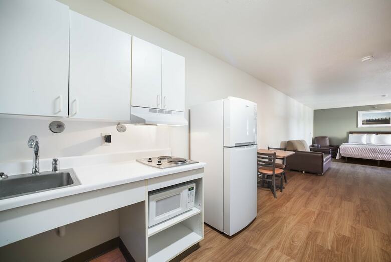 Hotel Hometowne Studios St. Louis - Airport/ N Lindbergh