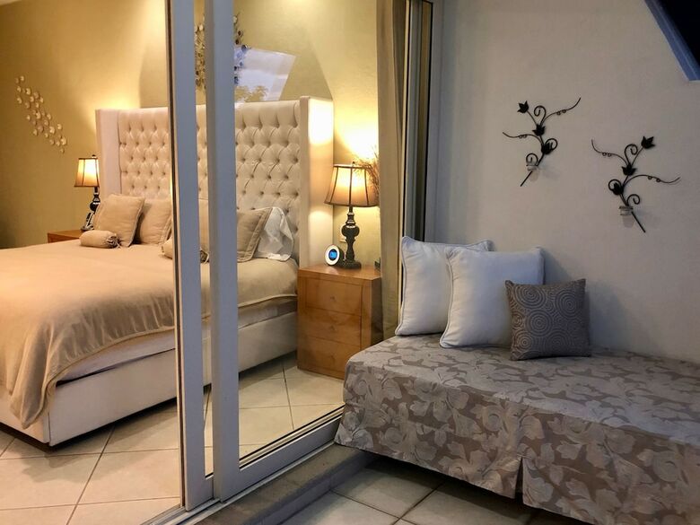 Luxury Condo Romantic Zone-beach