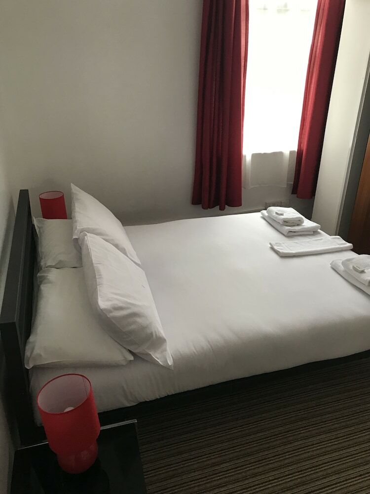 The Glenwood Hotel