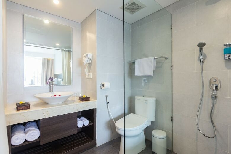 Hotel Adhiloka