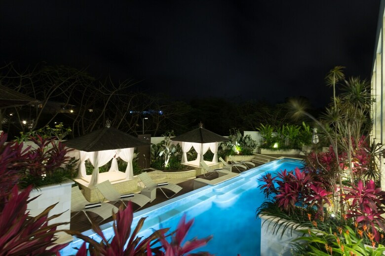Hotel Adhiloka