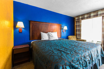 Hotel Rodeway Inn & Suites Macon