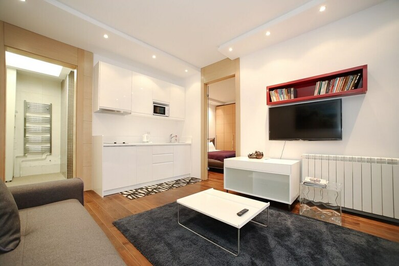 Status Superior Apartments