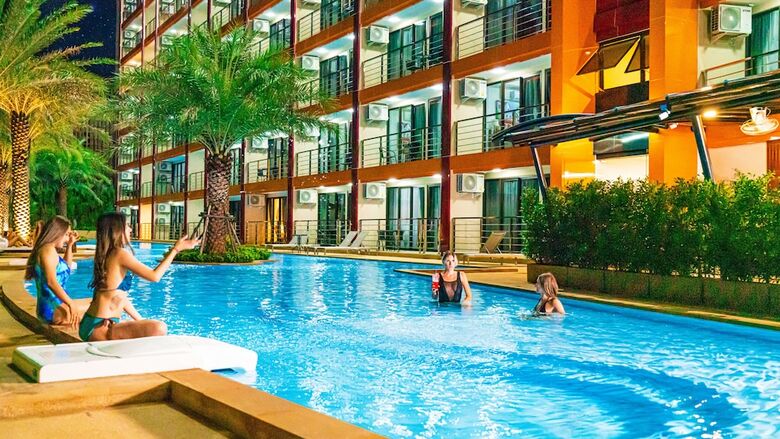 Aparthotel Mai Khao Beach Condotel