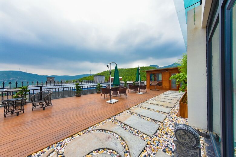 Qianna Guanshan Hotel