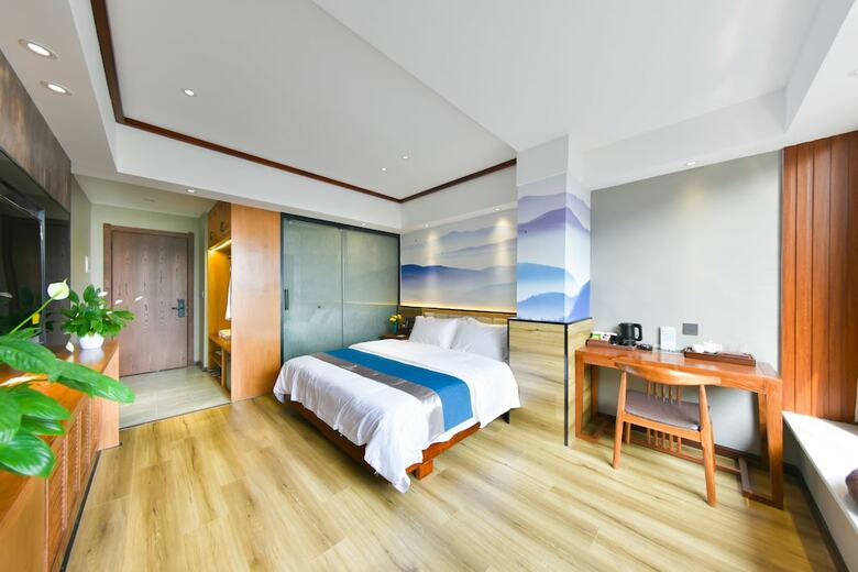 Qianna Guanshan Hotel