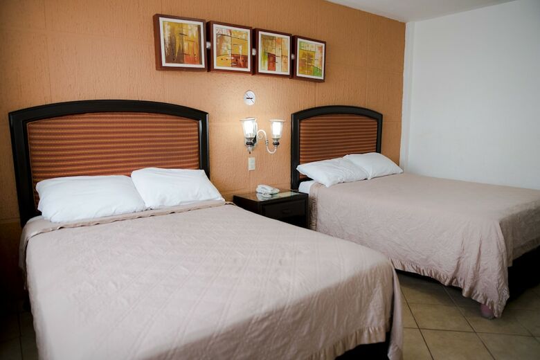 Eh Ejecutivo Urban Hotel