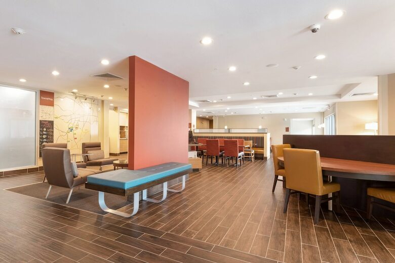 Hotel Towneplace Suites By Marriott Greensboro Coliseum Area