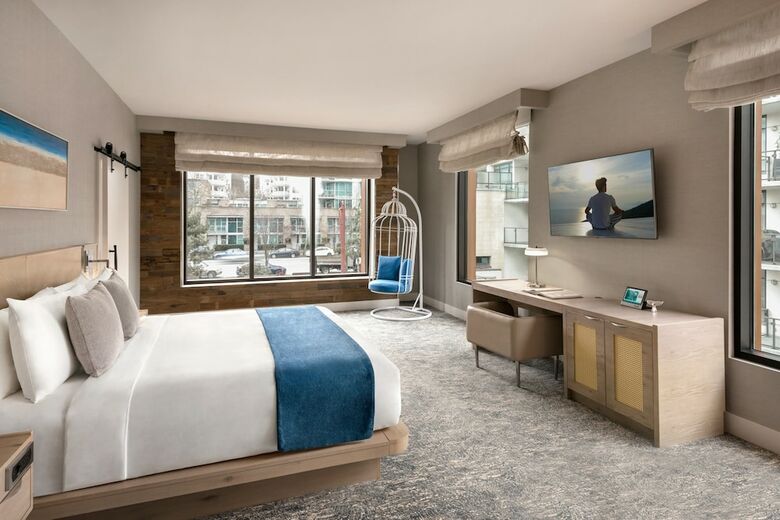 Seaside Hotel North Vancouver