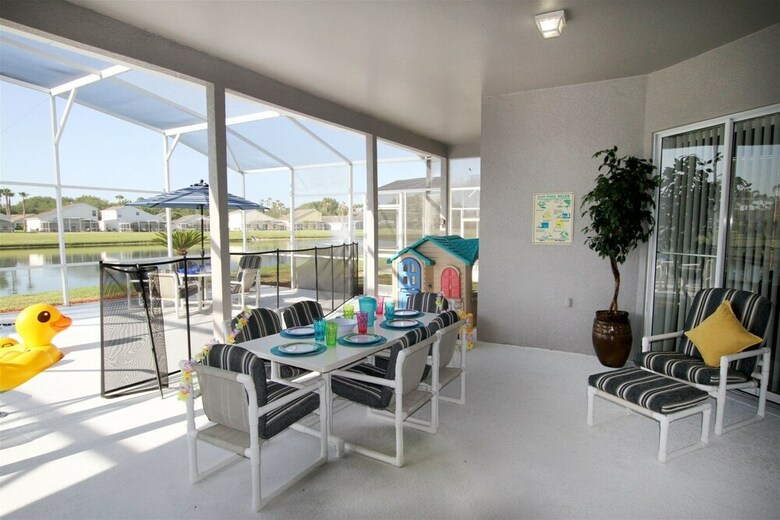 Large 5 Bed Villa With South Facing Pool Overlooking Water