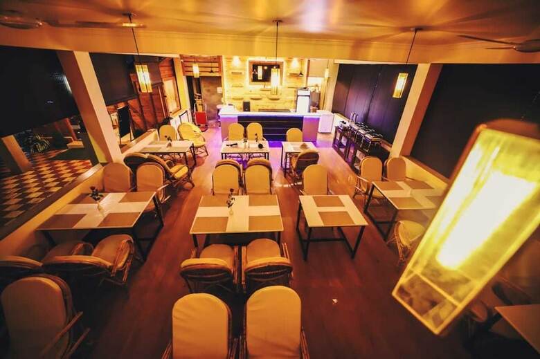 Hotel Grand Vatika Resort