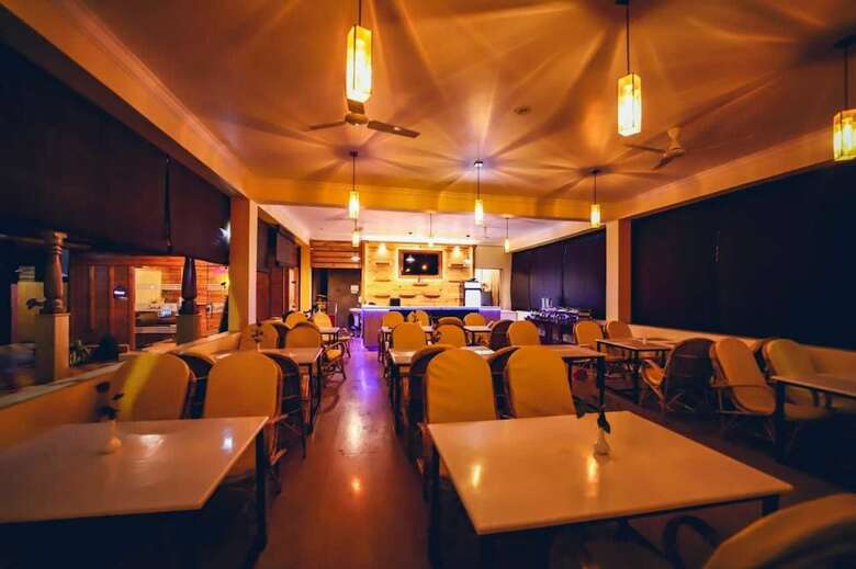 Hotel Grand Vatika Resort