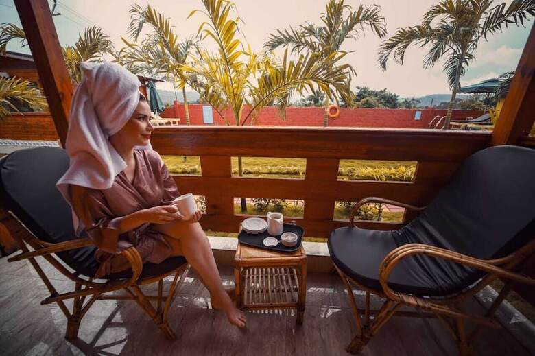 Hotel Grand Vatika Resort