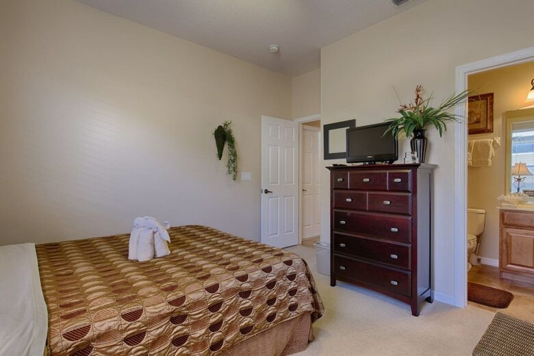 Beautifully Positioned Lake View Home